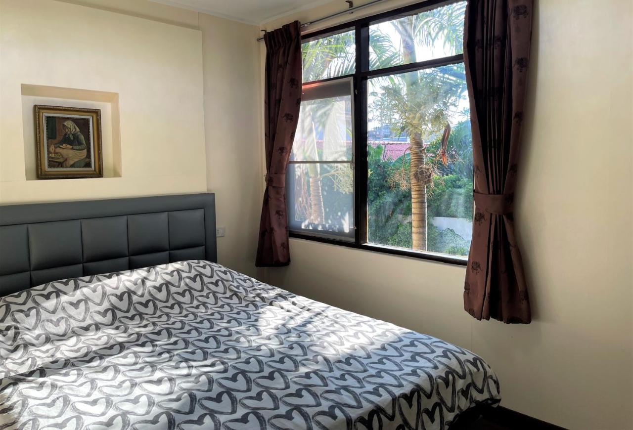 Chambre Lit Queen-Size avec Balcon